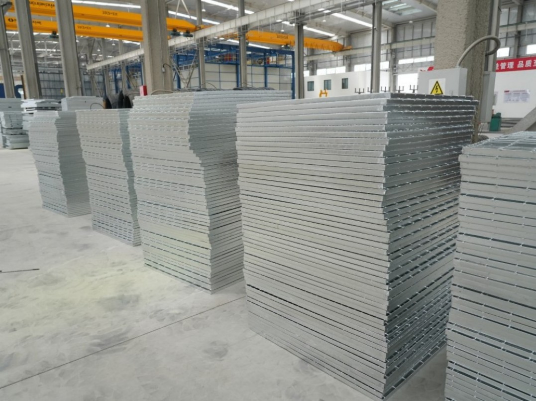 Heavy Duty Galvanized Steel Welded Serrated Anti-Slip Trench Cover Floor Bar Grating