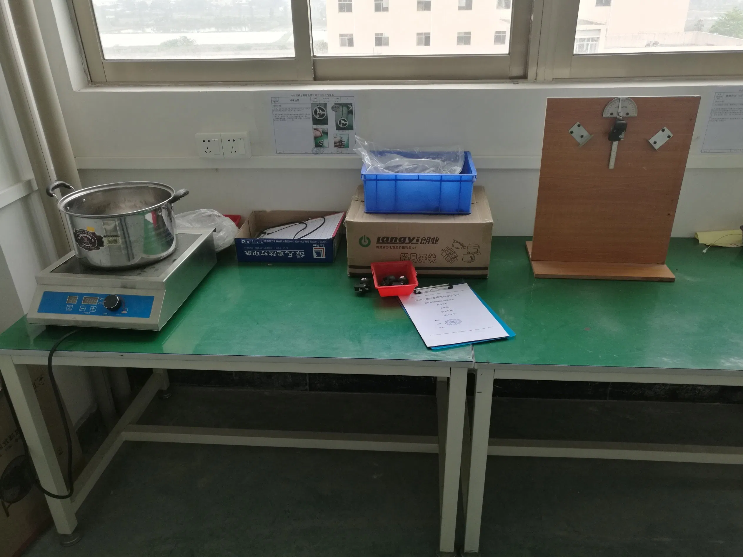 Custom Freestanding Mobile Ceramic Gas Heater
