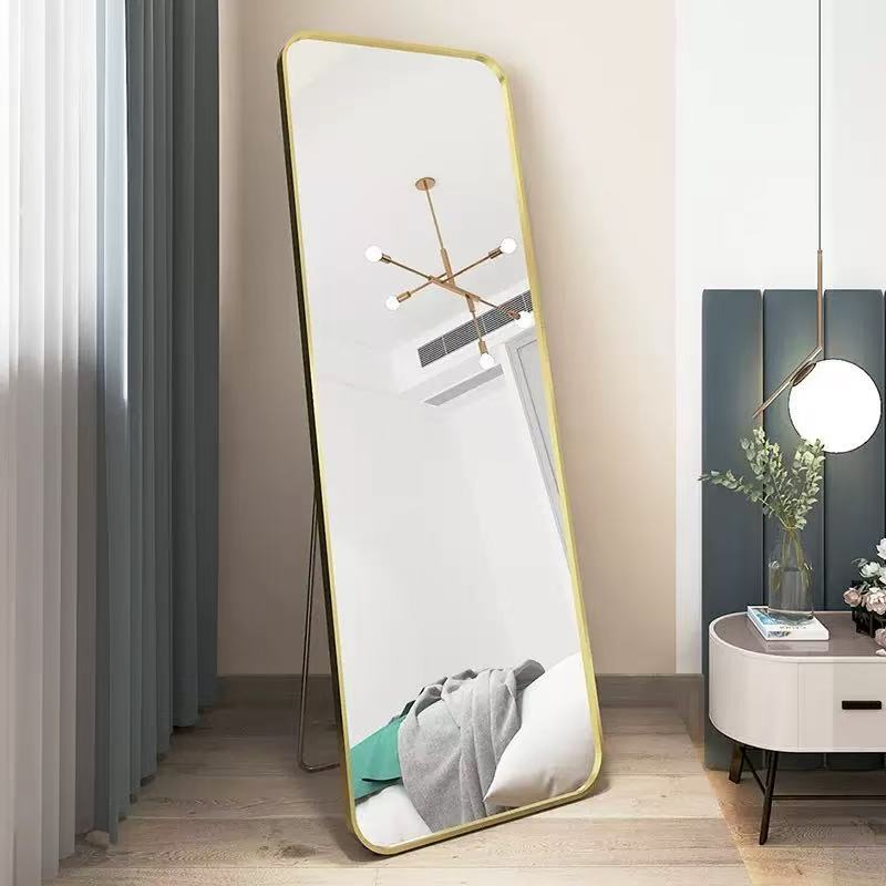 Smart Touch Control Bathroom Mirror with Three Brightness and Colour Settings, Effortlessly Creating an Atmospheric Wash-up Experience.