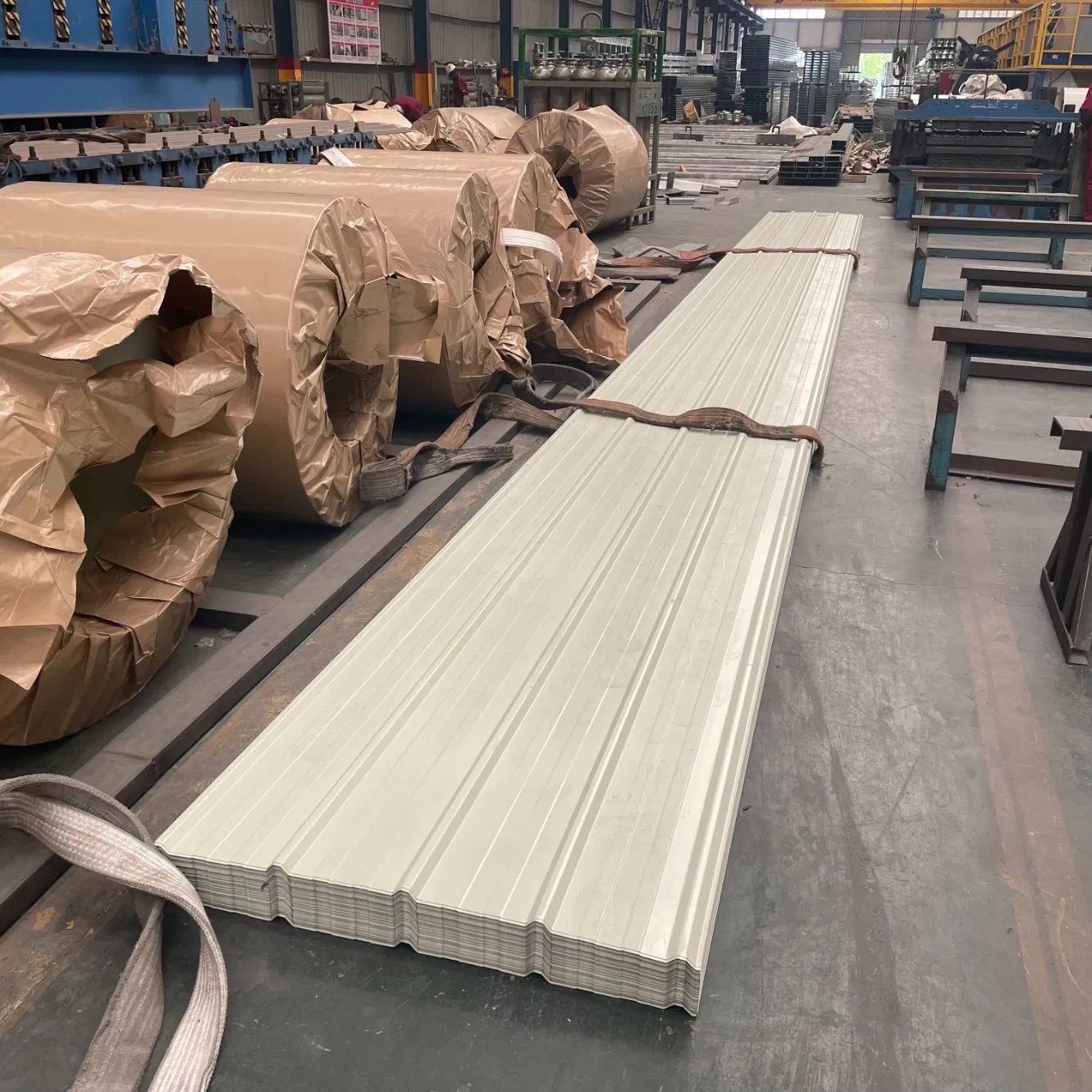 Industrial Warehouse Metal Roofing Color Steel Tile Corrugated Steel Sheet for Construction