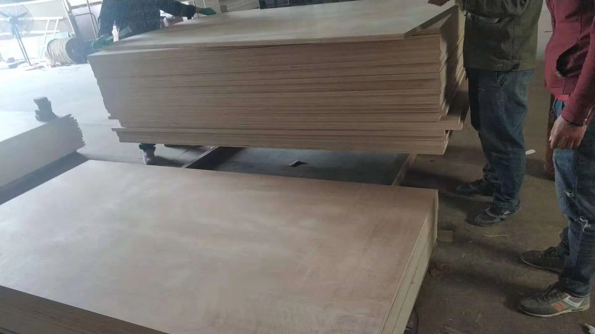 Фанера для пола грузовиков, Hardwood Core, WBP клей
