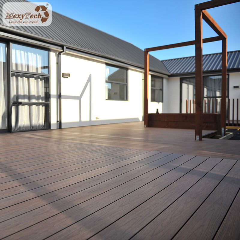 Private Villar Decorated Composite Wood Corridor Decking