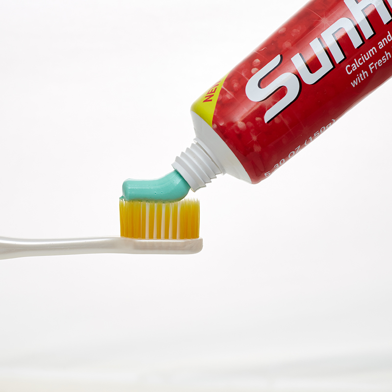 OEM Private Label Calcium and Fluoride Anti Cavity Strengthens Teeth Herbal Mint Flavored Toothpaste