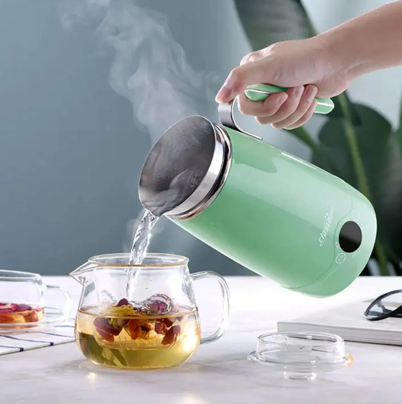 High Quality Automatic 500ml Electric Kettle Travel Portable Multi Purpose Fast Water Boil Small Kettles Electric