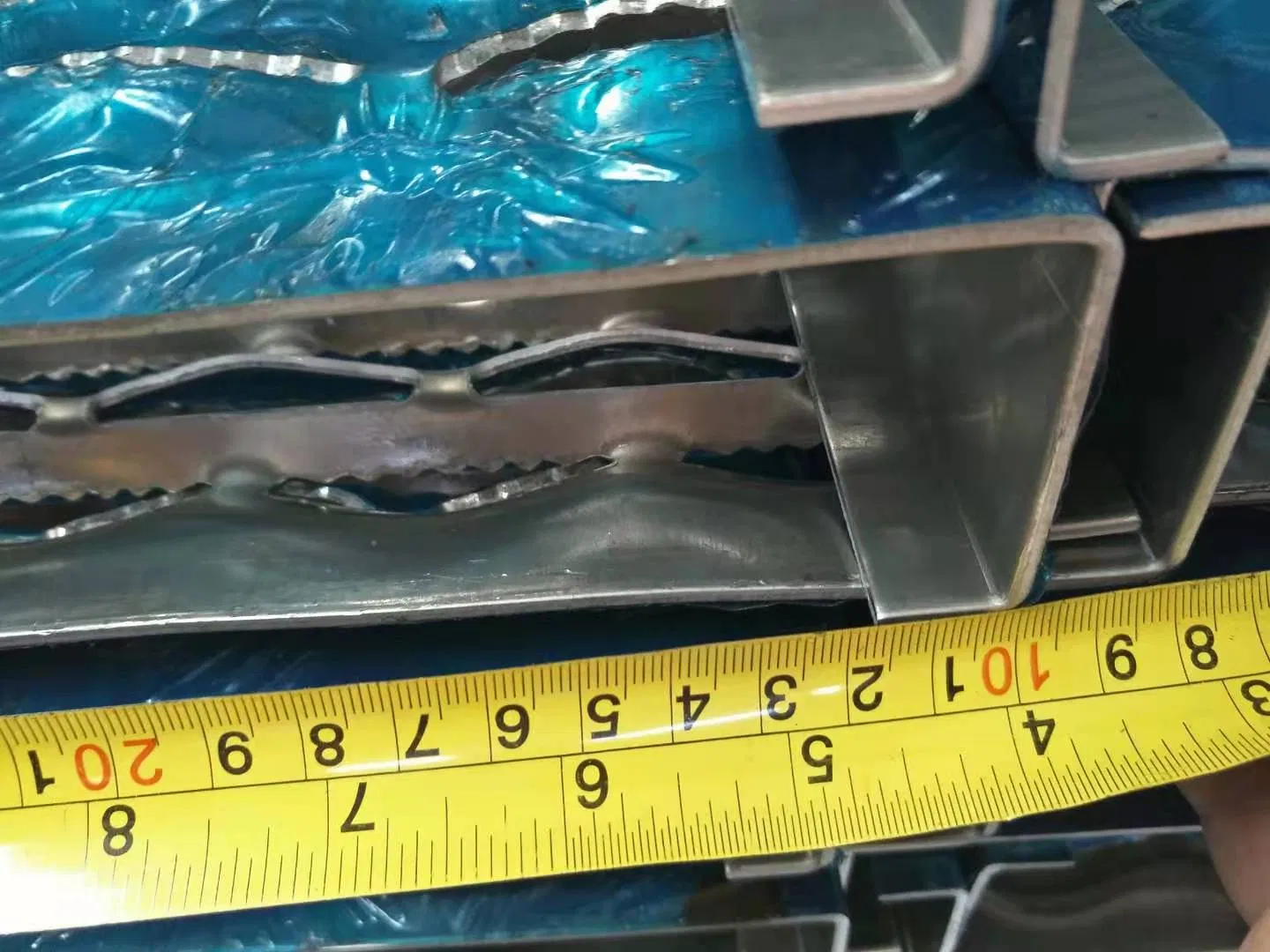 Aluminum Grip Strut from Tec-Sieve
