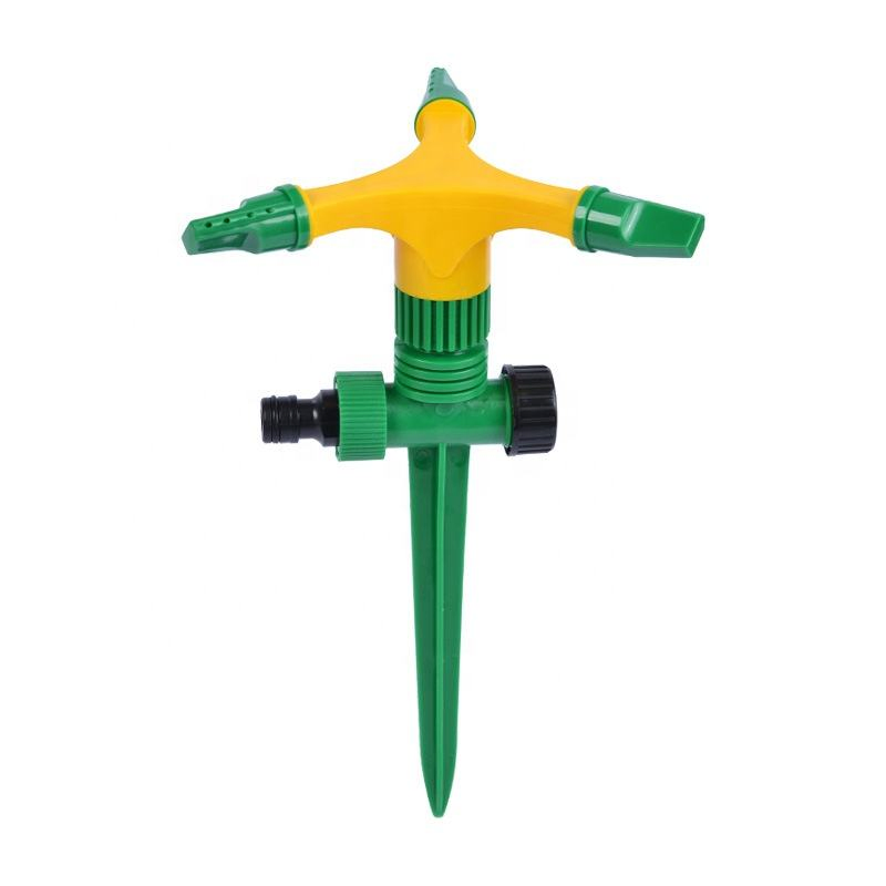 Plastic Adjustable 3-Arm Sprinkler W/Plastic 2-Way Spike