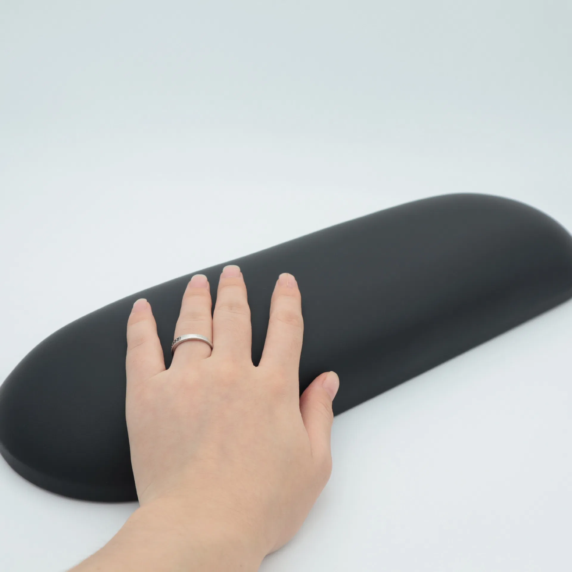 Nail Arm Rest Hand Pillow PU Leather Soft Sponge Manicure Nail Pillow