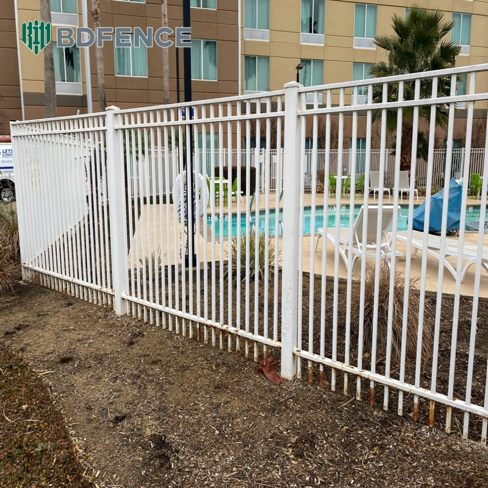 Spear Top Steel Tubular Welded Security Fence for Yard Garden House Factory