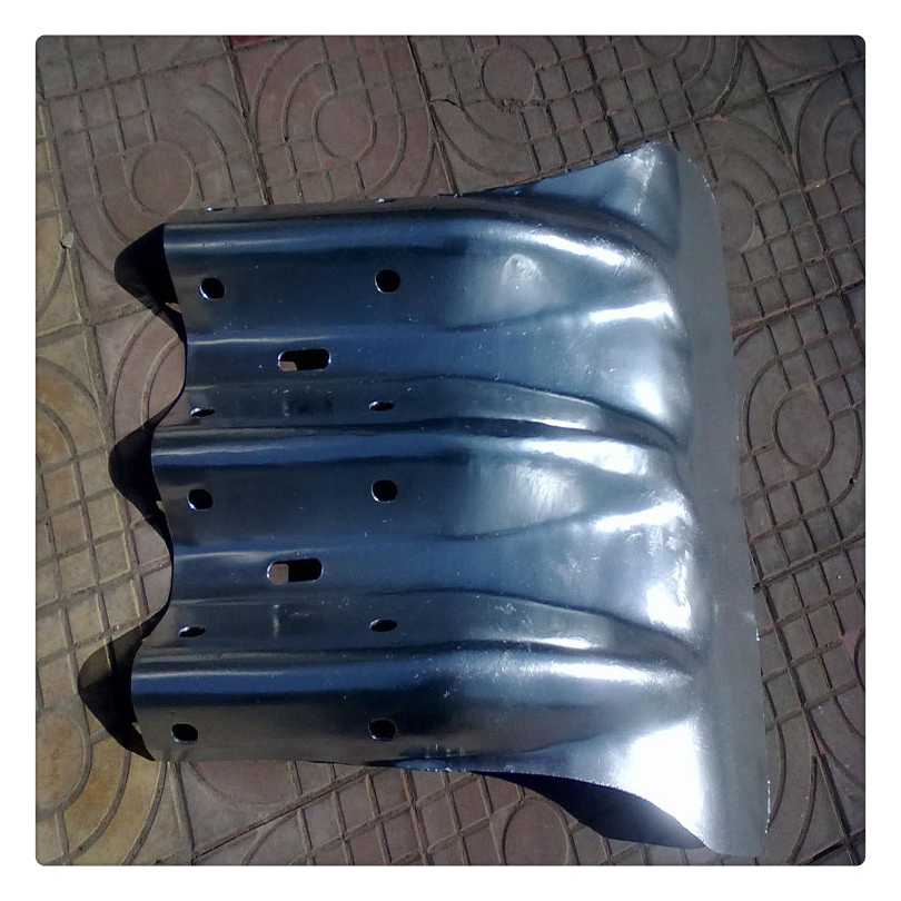 Durable Highway Traffic Barrier Three Beam Corrugated Thrie Beam Guardrail