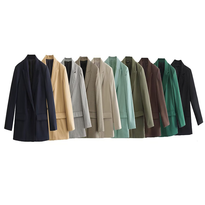 Жакет женский осенний двубортный короткий с декоративными карманами