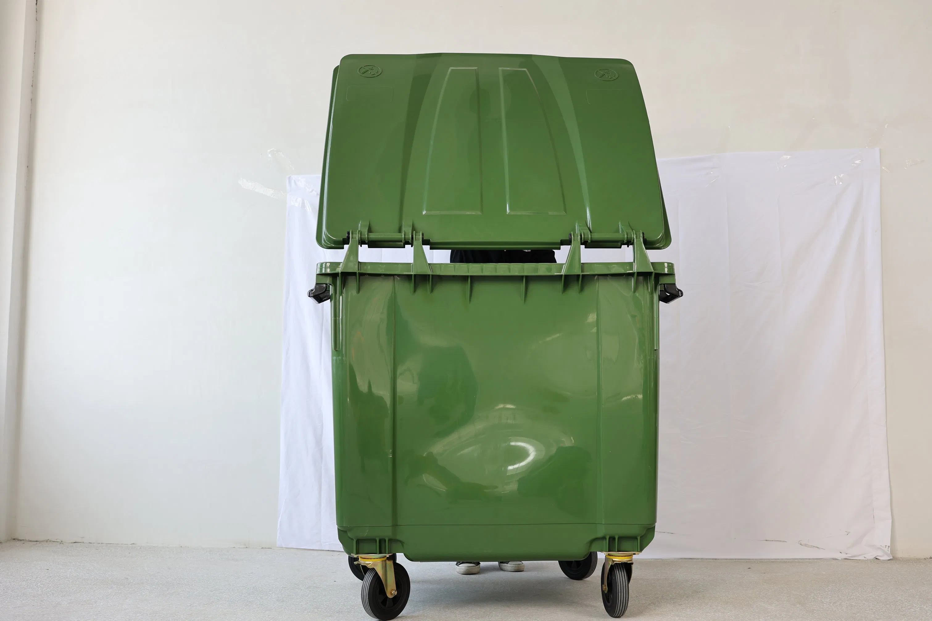 1100 Liter Eco-Friendly Wheelie Waste Bin Outdoor Garbage Bin Plastic Trash Can