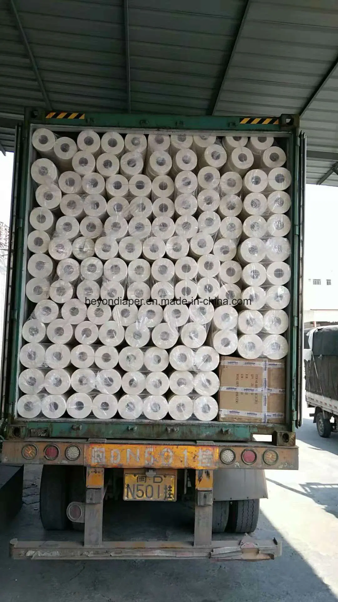 China Soft Toilet Paper 3 Ply/4ply Ultra Soft Bathroom Rolls Toilet Paper for Sale