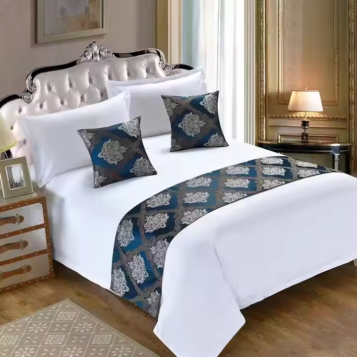 Hotel Wrinkle Free Polyester Jacquard Decorative Cloth Cushions Bed Runner