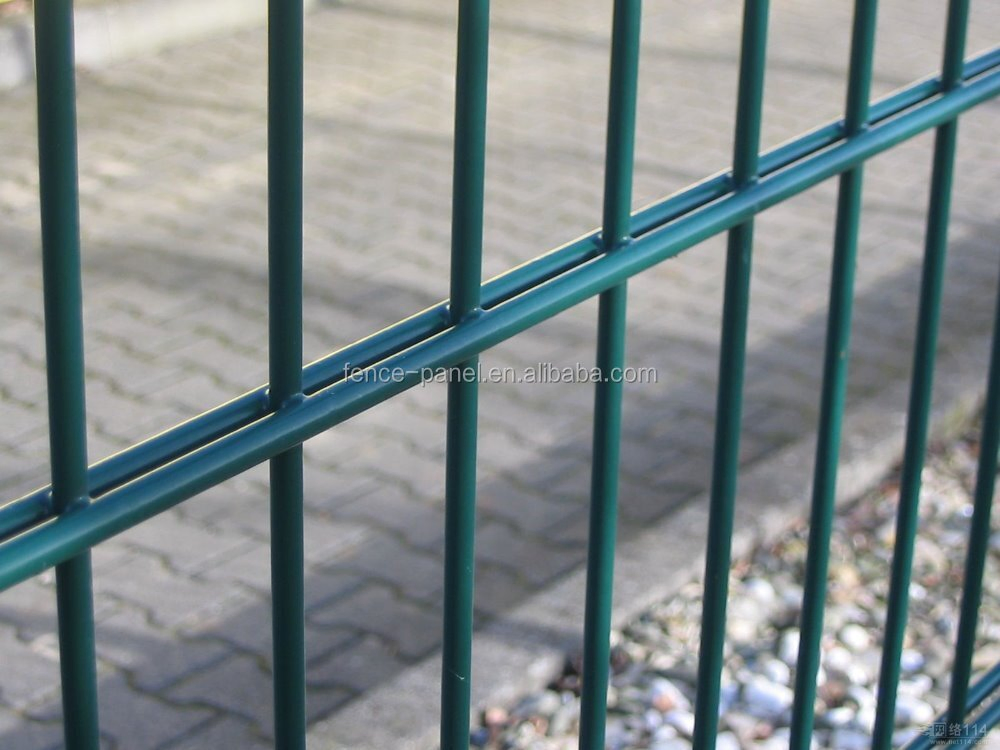 Durable 2D Fence Panel for Secure Outdoor Enclosures