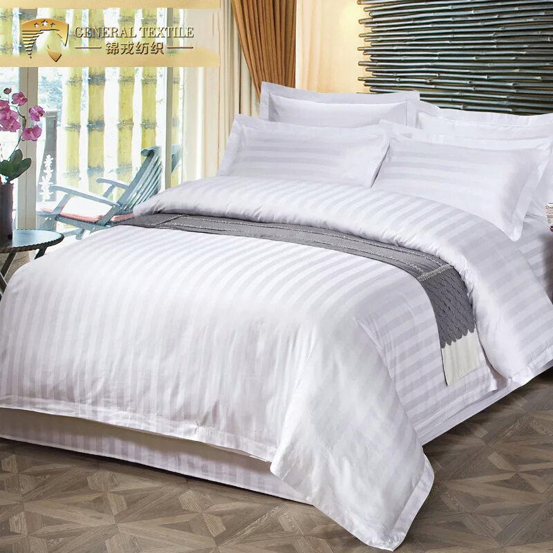 High Quality 4PCS Bedding Set with Bed Sheet Quilt Covers (JRD137)