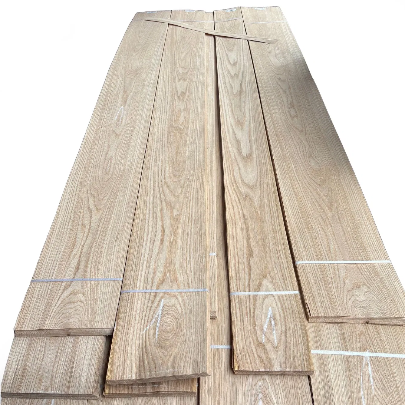 Lingfeng White Oak Wood Veneer Light Color Custom Thickness for Wall