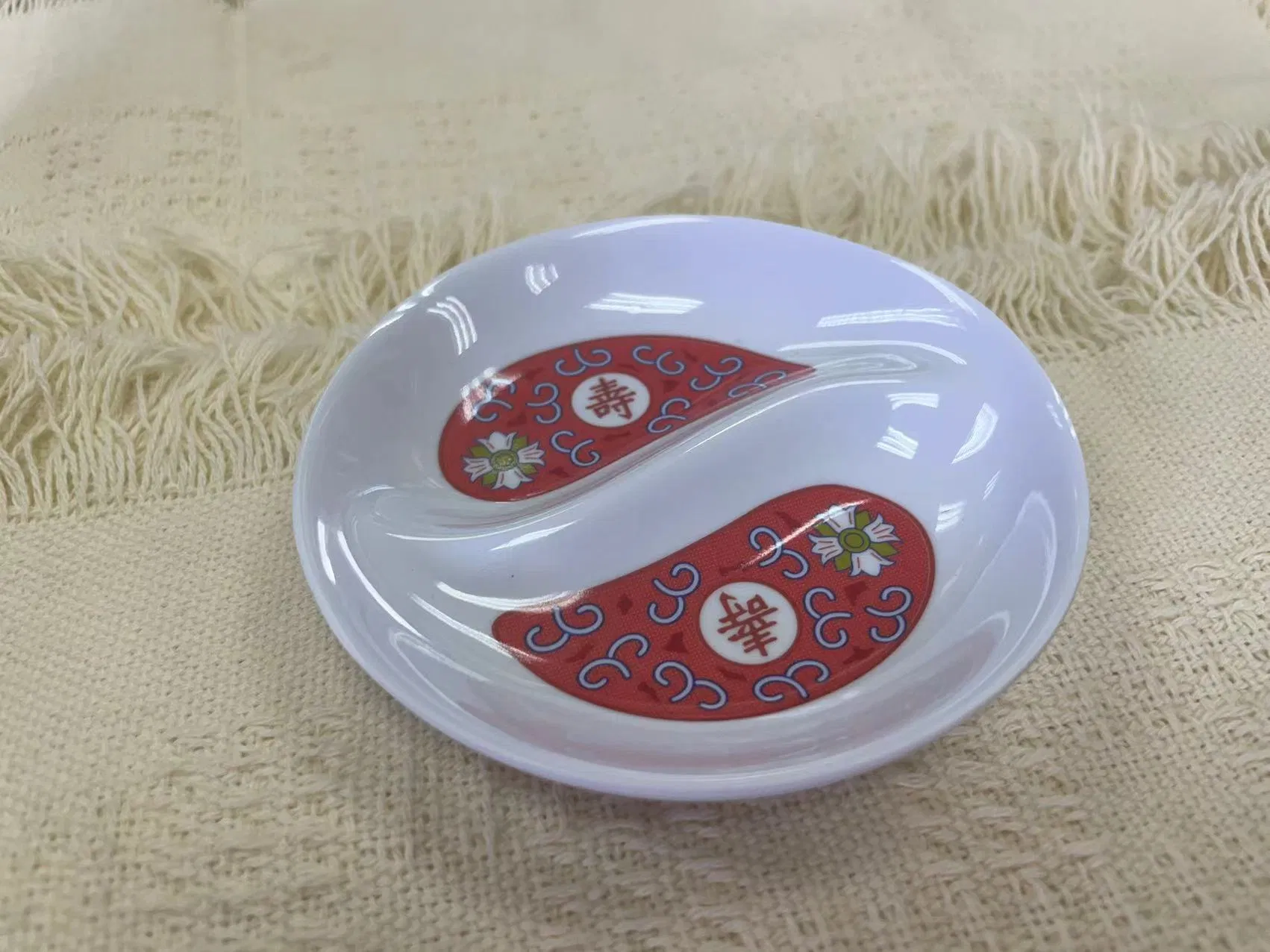 Wholesale Bulk Red Melamine 2-Divided Round Dipping Sauce Dish for Restaurant