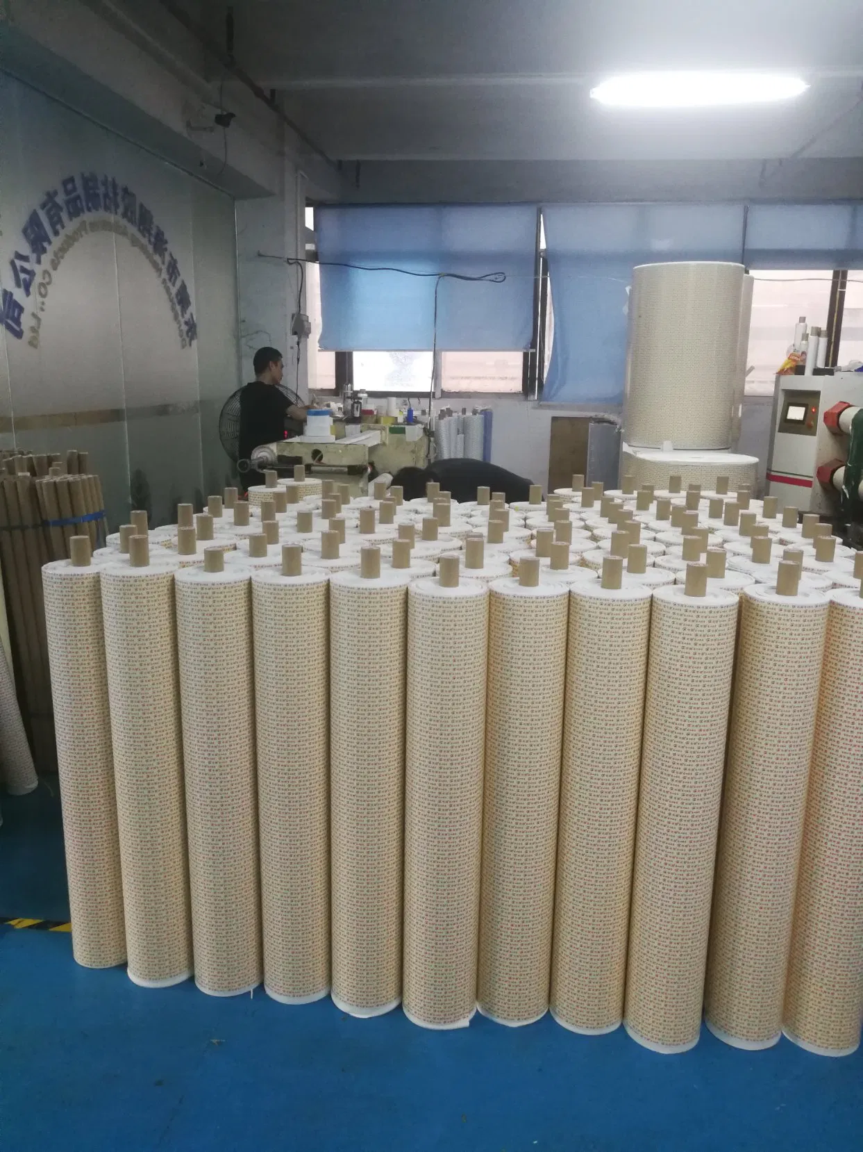China Manufactory 1020mm*200m Jumbo Roll Adhesive EVA Foam Tape