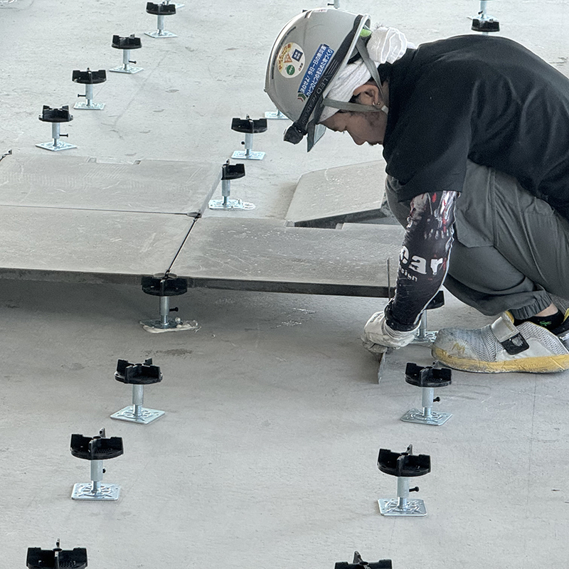 Adjustable Metal Paving Pedestals for Easy Deck Installation