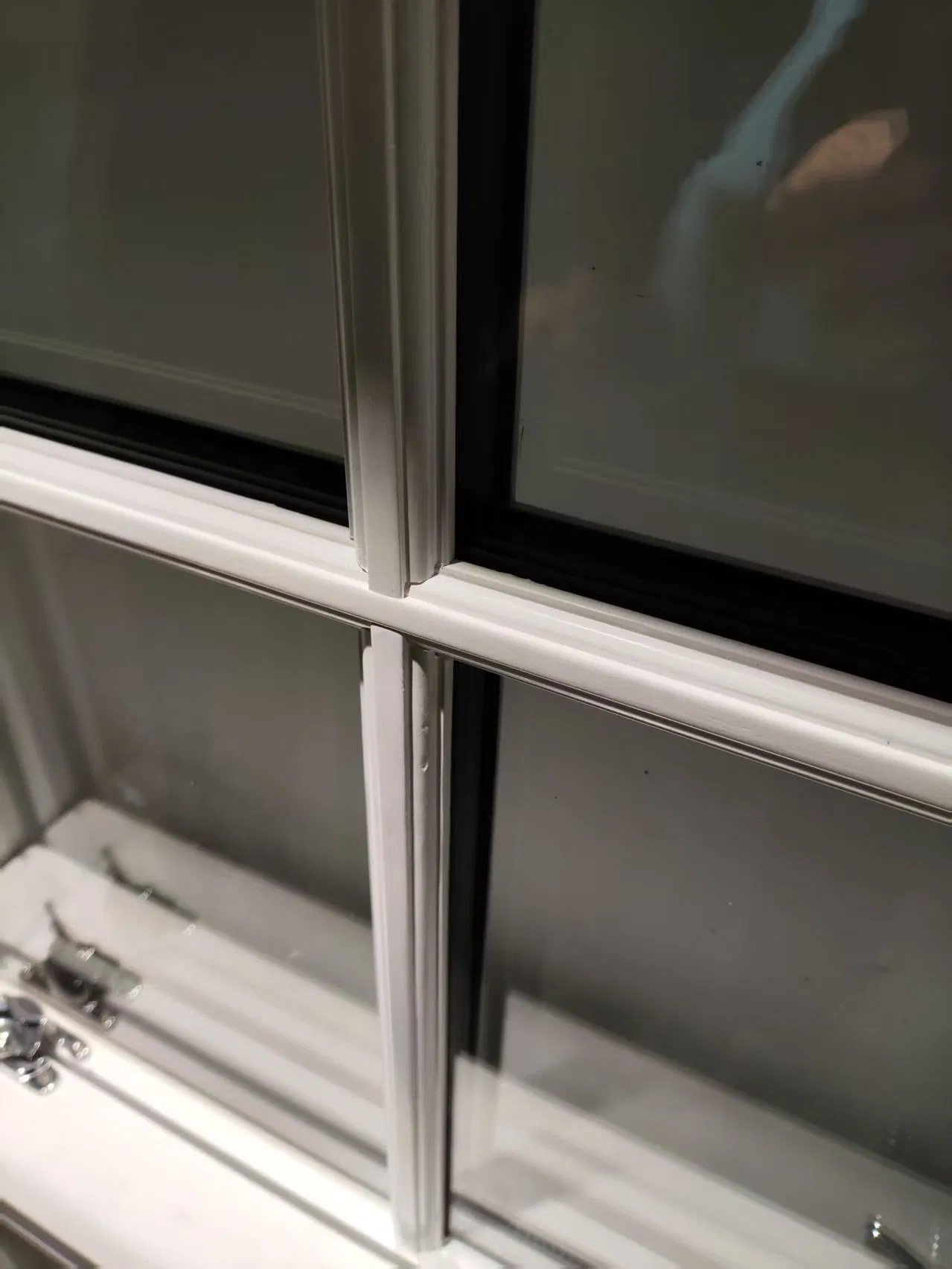 White Color Wooden Single Hung Window Grille Design Double Glazing Single Hung Wooden Window