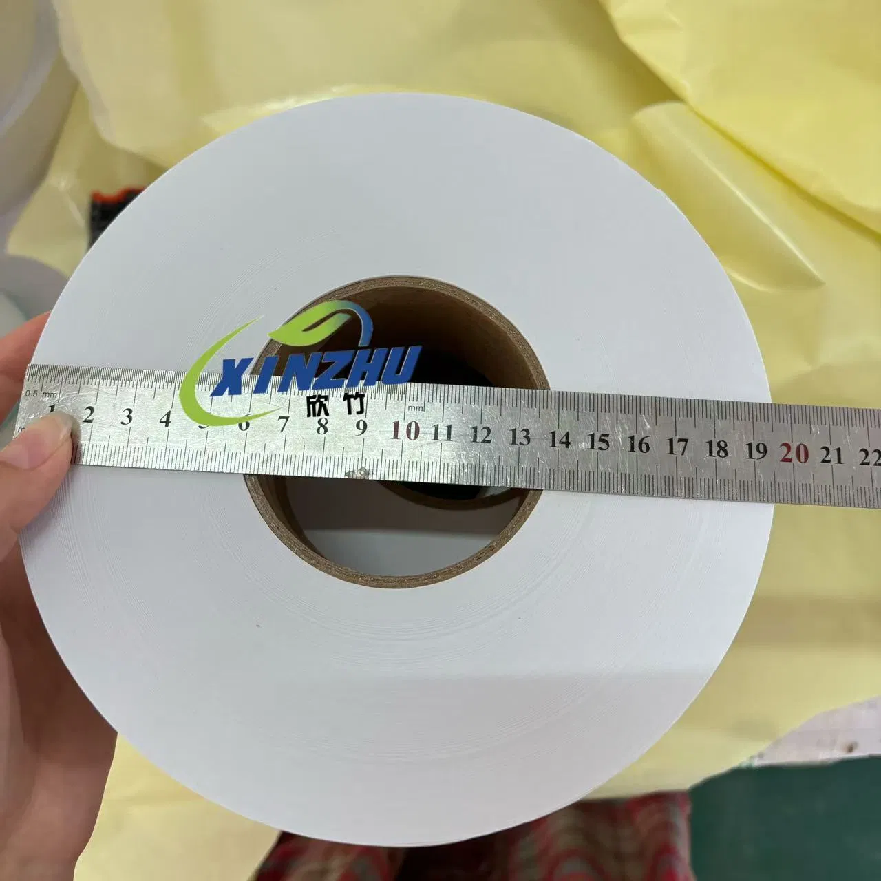 80mm*70mm 58mm*65m Size Direct Thermal Linerless Label Roll