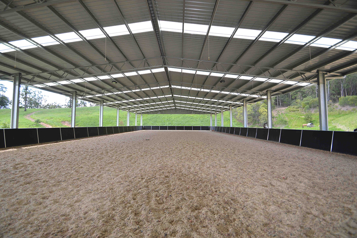 Storage Warehouse Box Shaped Steel Column Weatherproofing Features Steel Structure Racecourse