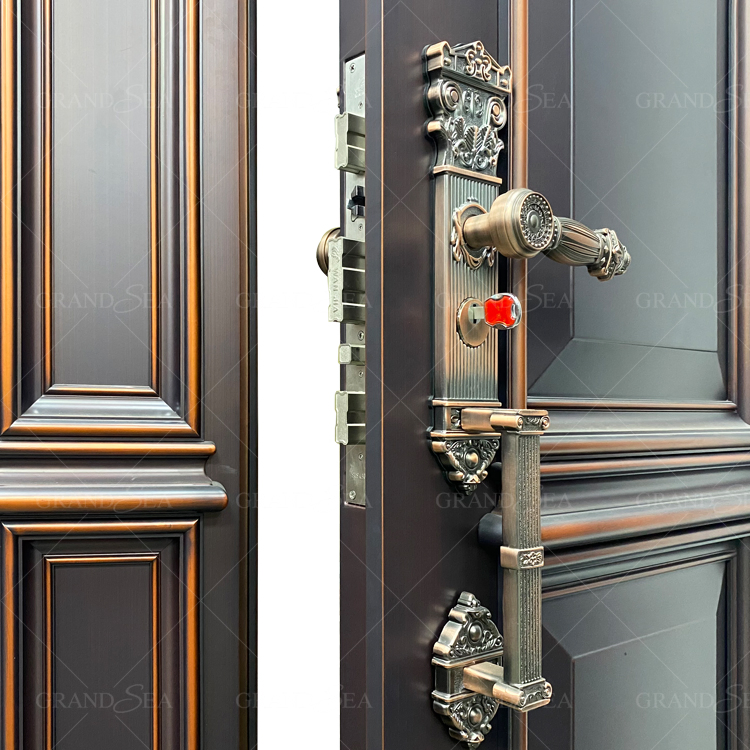 Стальная входная дверь Grandsea с защитой