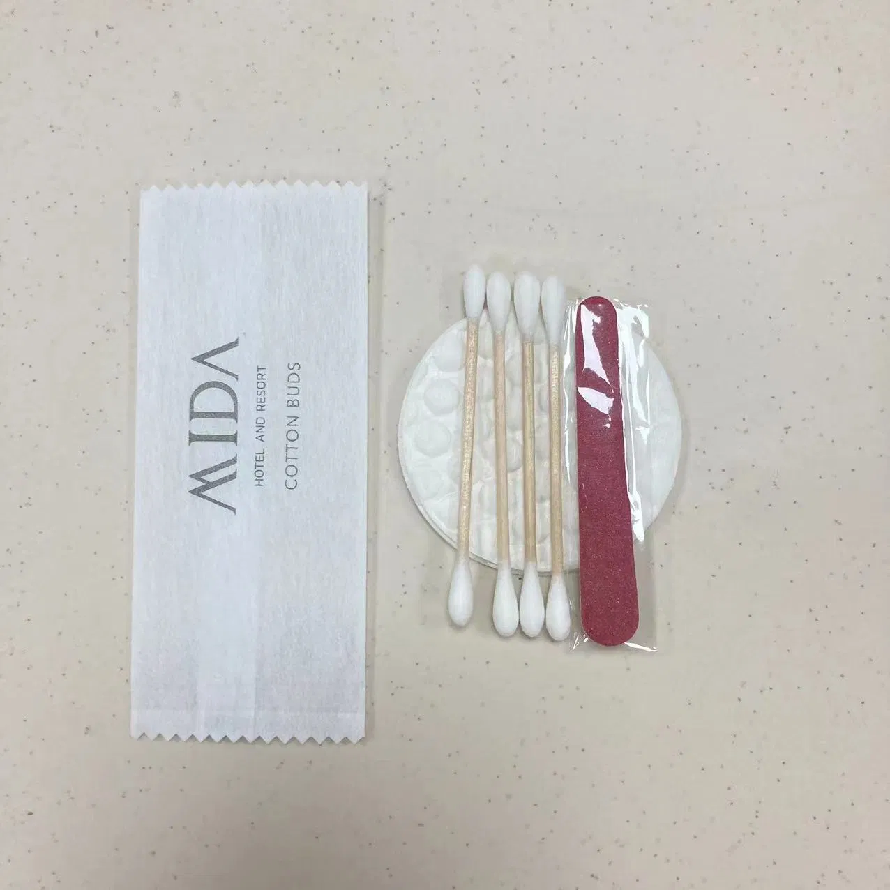Eco-Friendly Hotel Amenities Kit Disposable Toothpaste Set in Portable Pet Wheat Straw and Plastic Hotel Toiletries