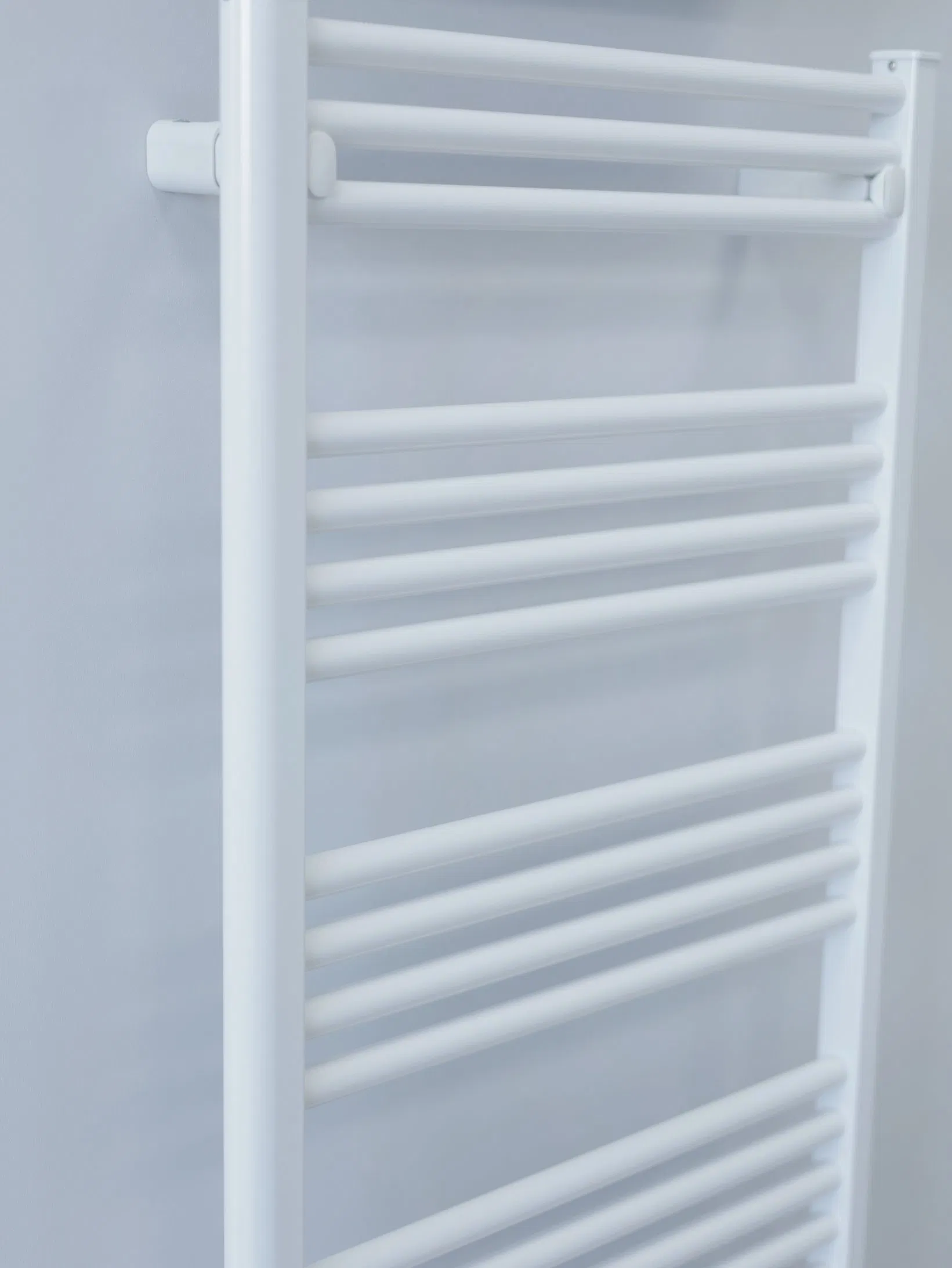 Electric Thermostatic Designer Towel Radiator Aluminium Black