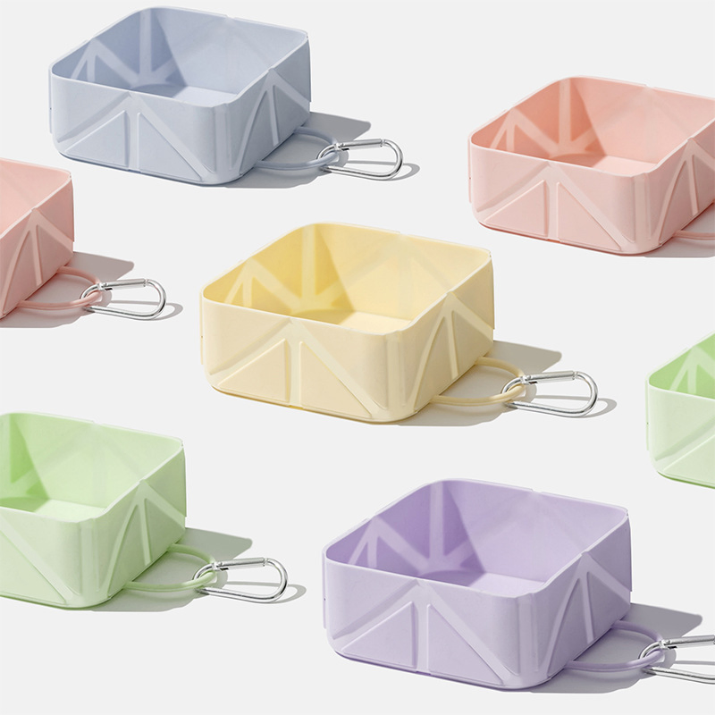 Versatile Collapsible Silicone Bowl for Camping and Hiking Adventures