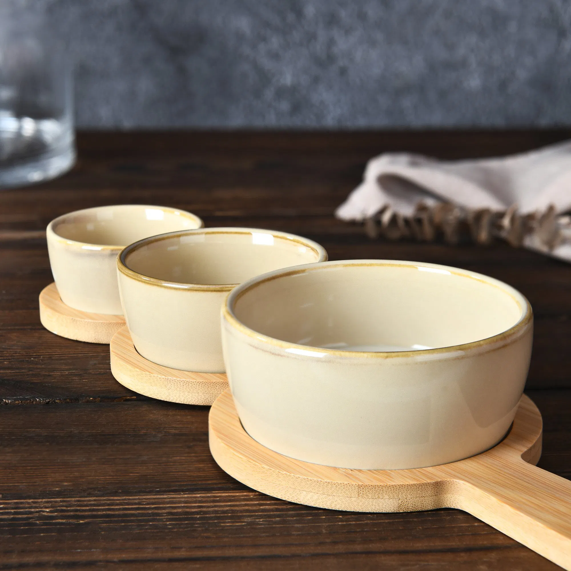 Porcelain Serving Bowl Ceramic Wholesale Dinner Plate with Bamboo Tray
