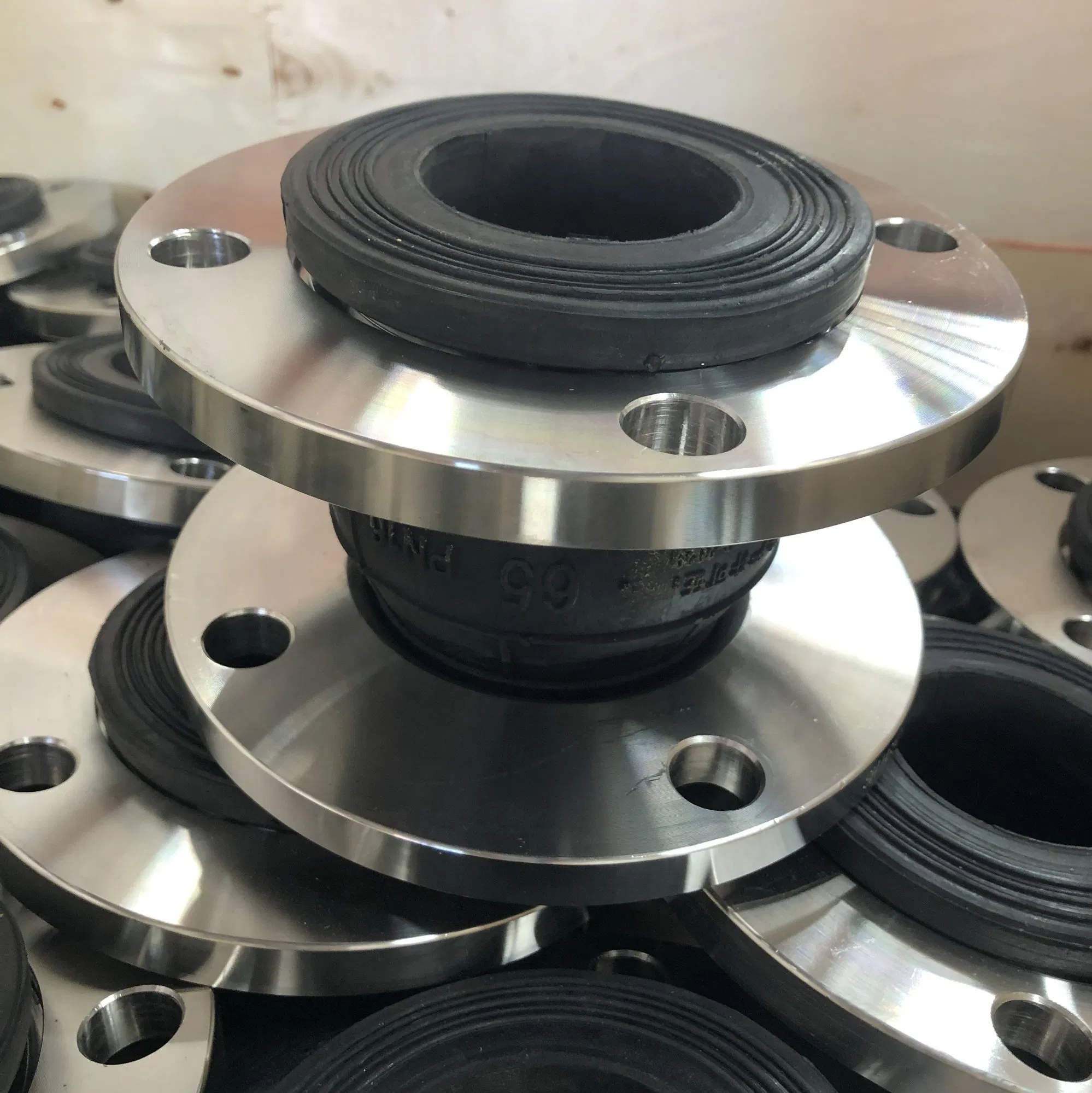 Single Ball Stainless Steel Flange NBR Rubber Joint