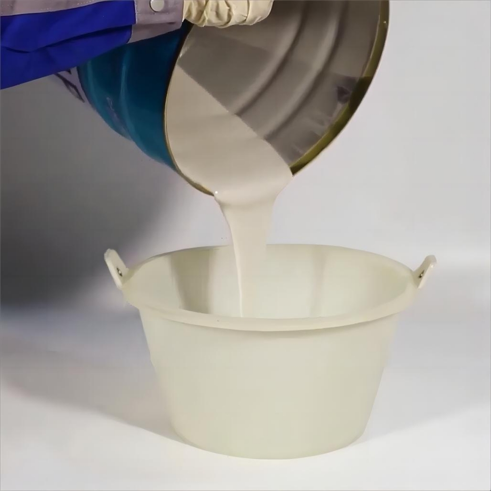 Canlon Solvent Based Anti Sagging Polyurethane Waterproofing Coating Liquid PU Spray Coating