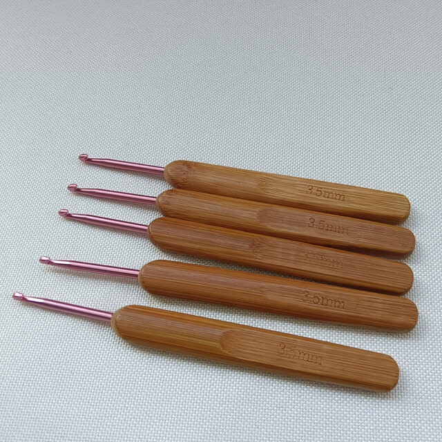 Ergonomic Crochet Hooks with Bamboo Grip Bamboo Knitting Needles