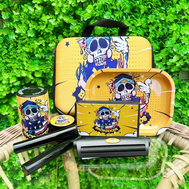 Skull Ashtray Cigarette Grinder Pipe 4-Piece Color Box Set of Cigarette Accessories