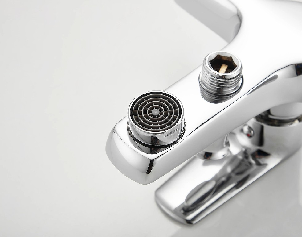 Смеситель для ванны настенный однорычажный Pinslon