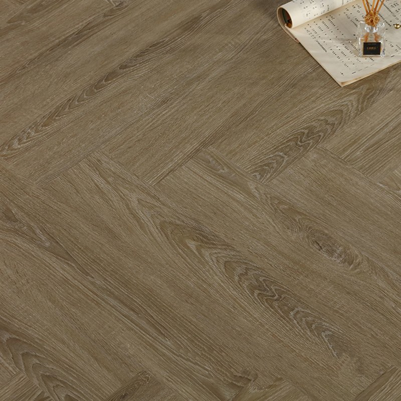 Водостойкий виниловый ламинат SPC 'Елочка' под дуб