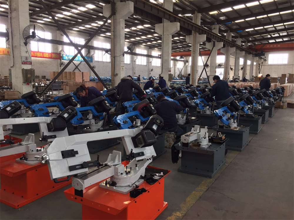 Ленточная пила портативная с механическим натяжением BS-912B