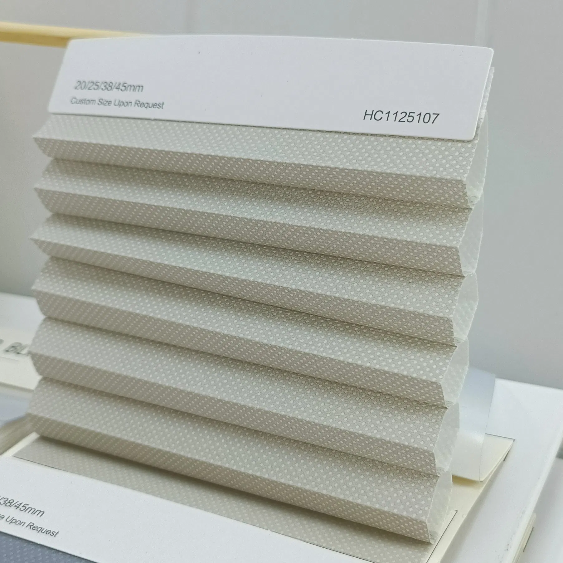 100% Polyester Honeycomb Cellular Shades Blinds Non-Woven Fabric Anti-UV 16mm
