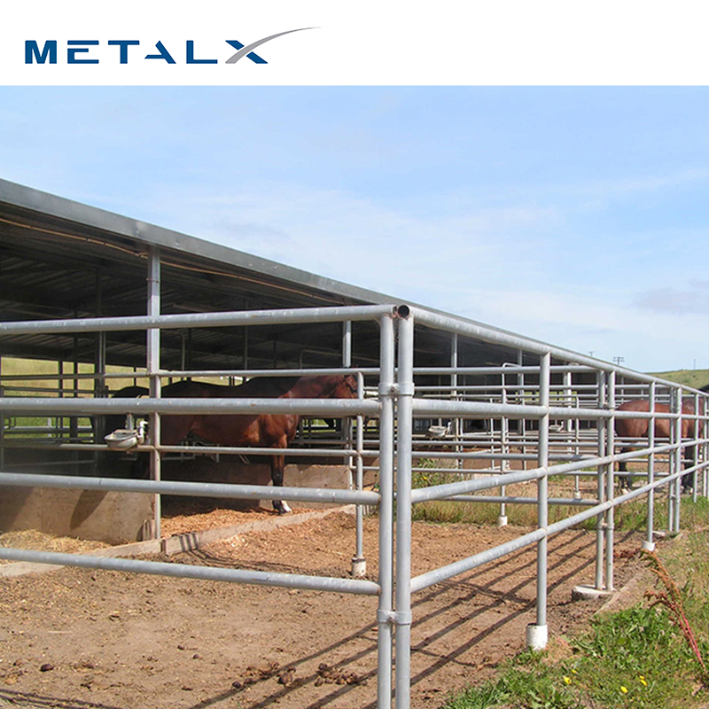 China Manufacturer Wholesale Portable Cheap Used Galvanized 12 FT 4 Raill Bulk Corral Metal Horse Stable Cattle Fence Livestock Fence Panel for Field