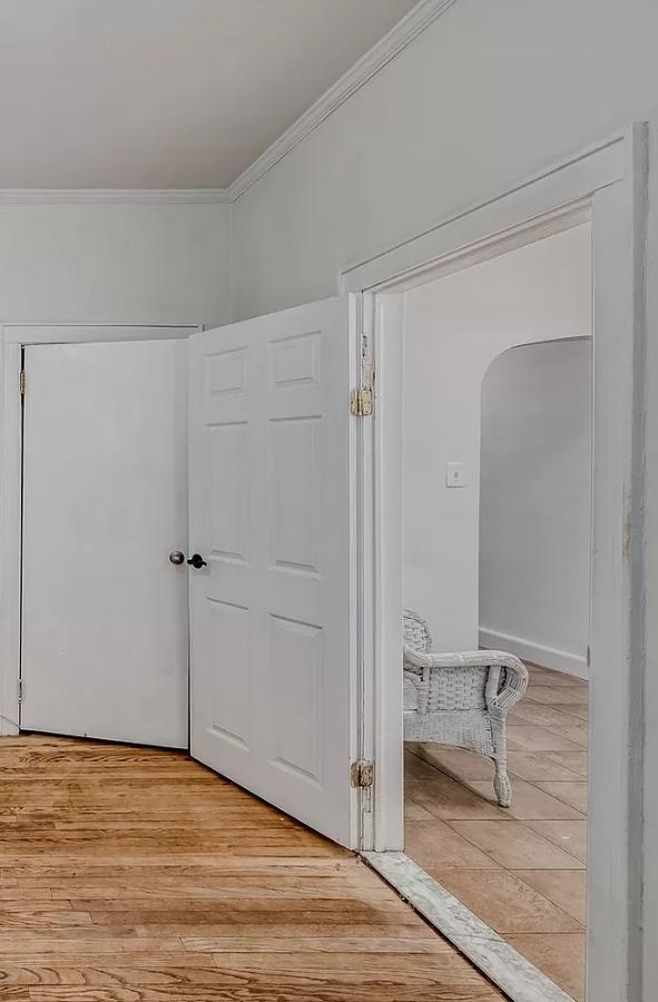 White Primer Spray Paint Shaker Bedroom Door Craftsman Primed Smooth Solid Core Molded Composite MDF Prehung Interior Wood Door/Pocket Door/Barn Door