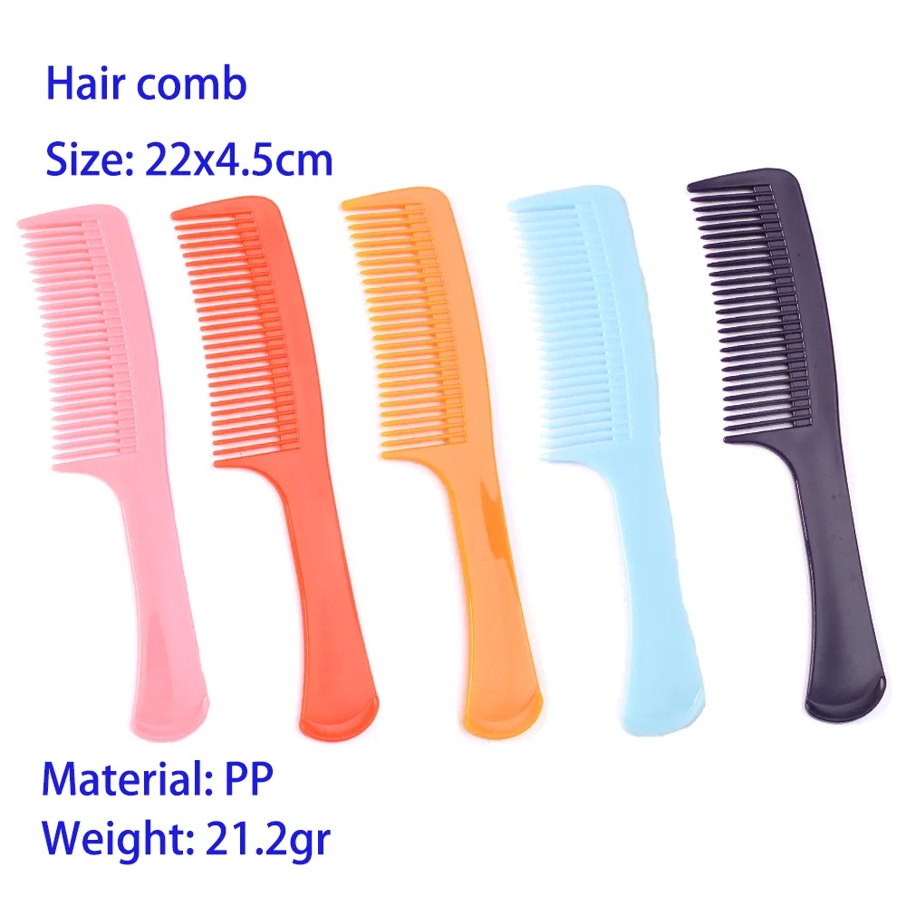 Длинная пластиковая расческа для волос с цветной ручкой