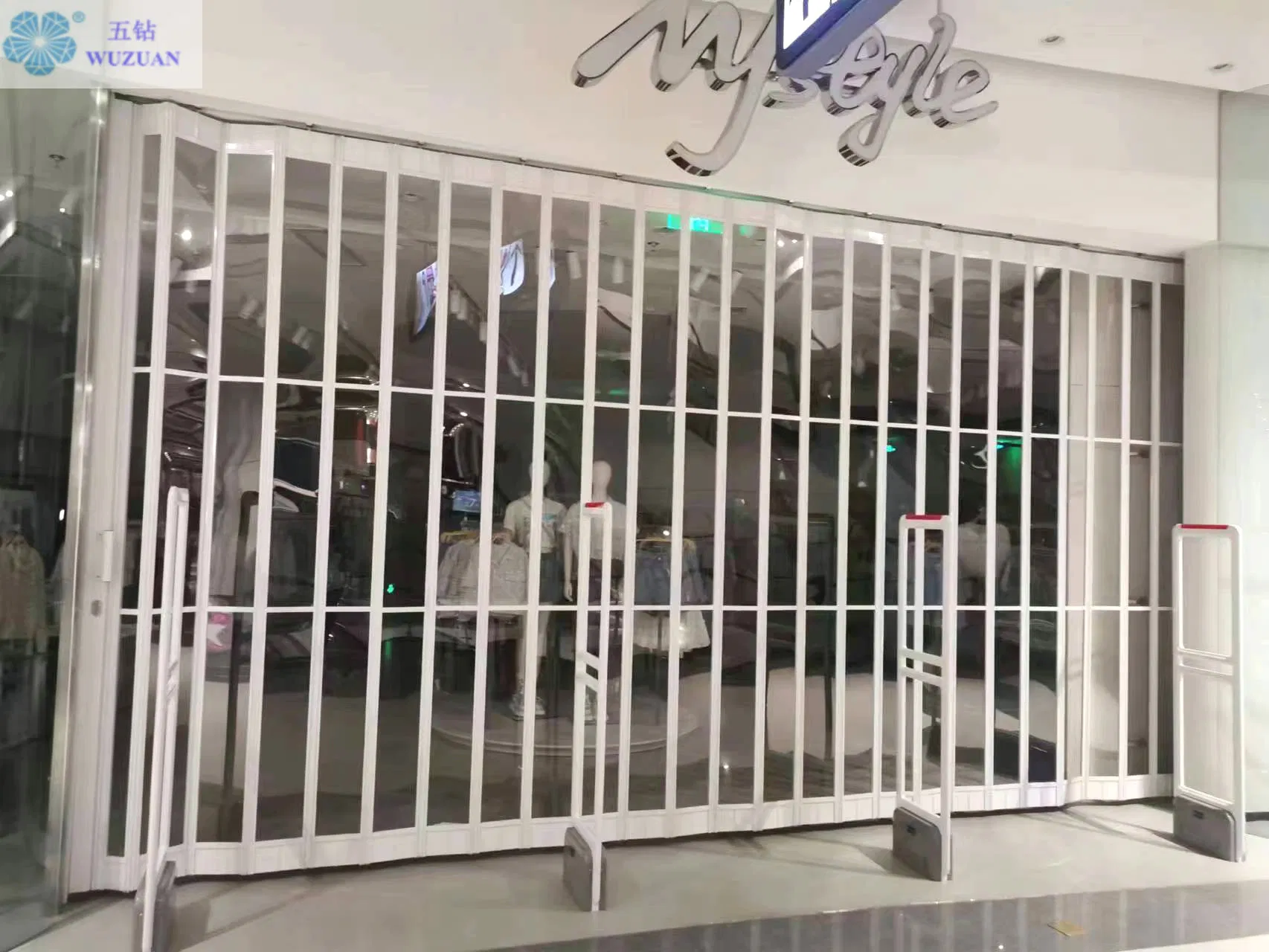 Transparent Polycarbonate Shopping Mall Store Front Sliding Open Aluminum Security Folding Patio Door