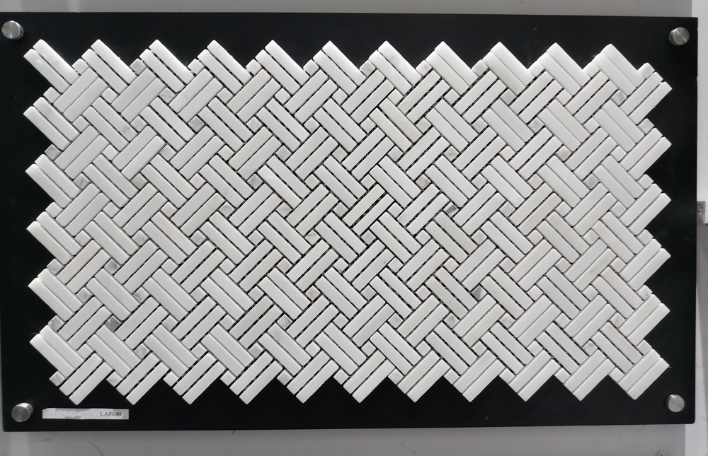 Мозаичная плитка из мрамора и алюминия для кухни