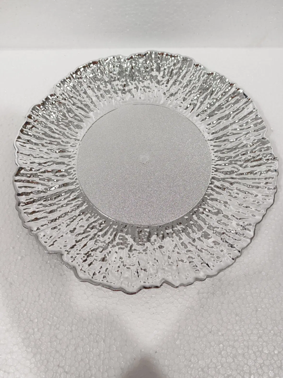 Elegant Wholesale Charger Plate for Party Decoration Gold Wave Made of Eco-Friendly