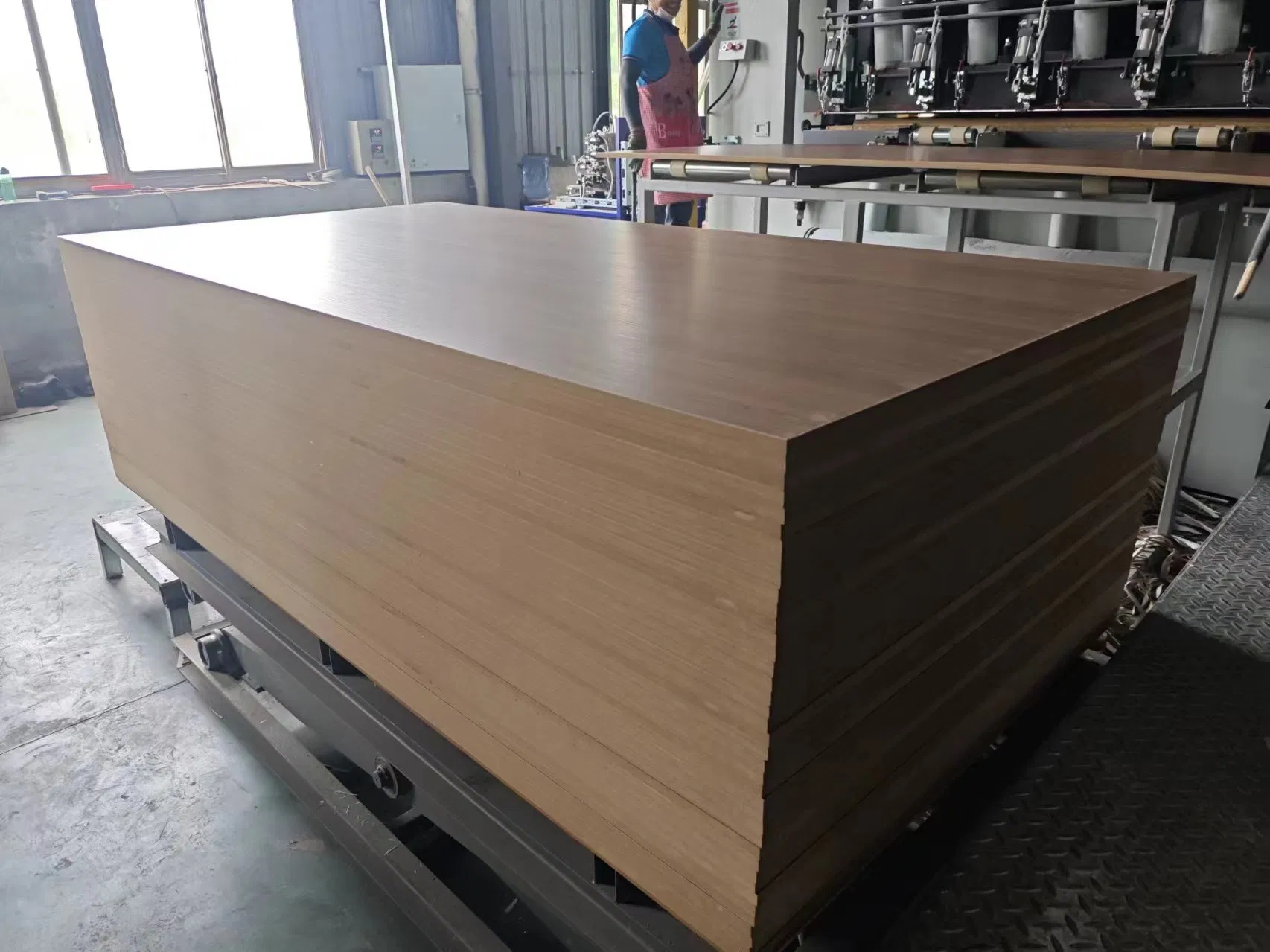 High-Quality 12mm 15mm 18mm E2/E1/P2 Melamine MDF for Furniture