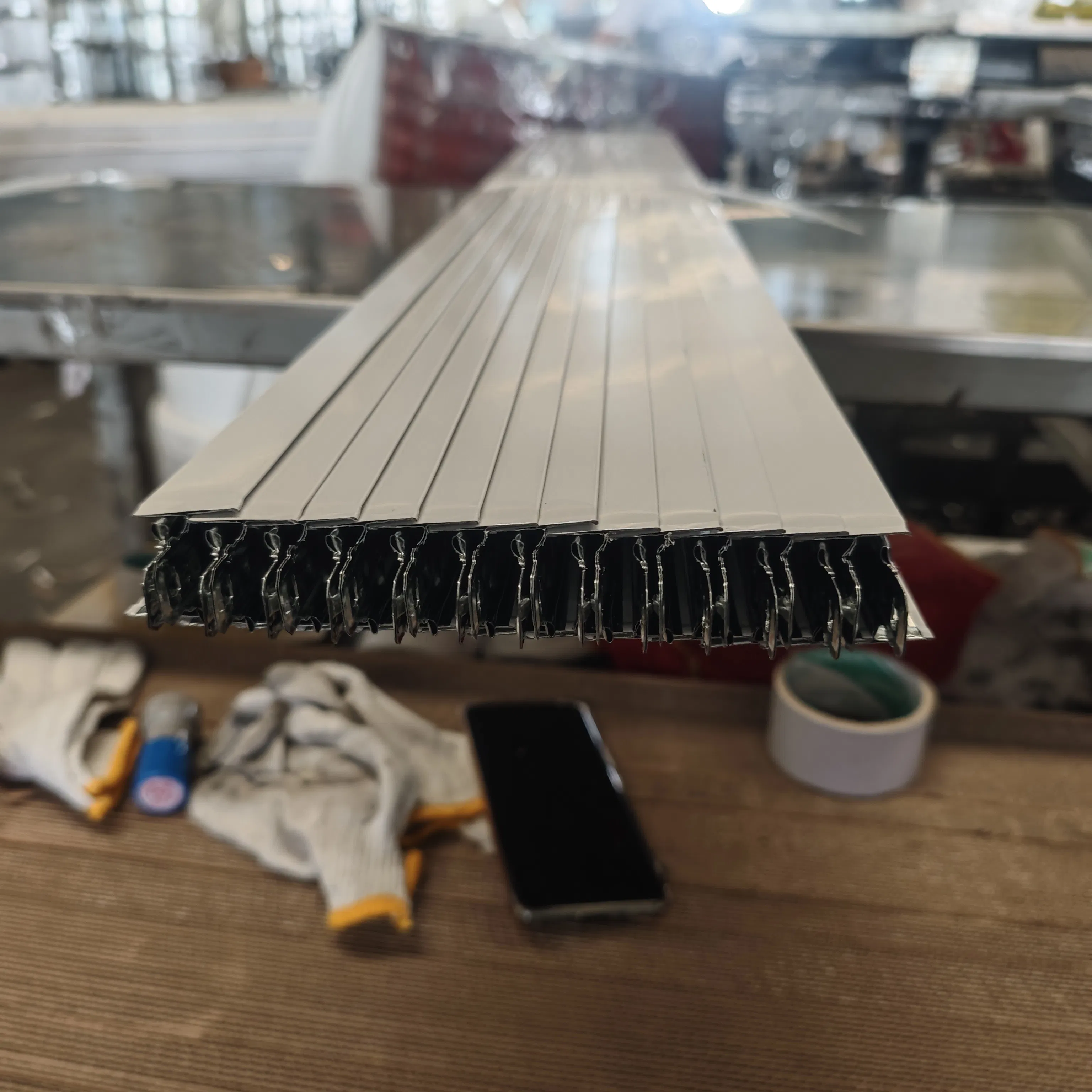 Specification #32 White Suspended T-Grids From Junding for Versatile Use