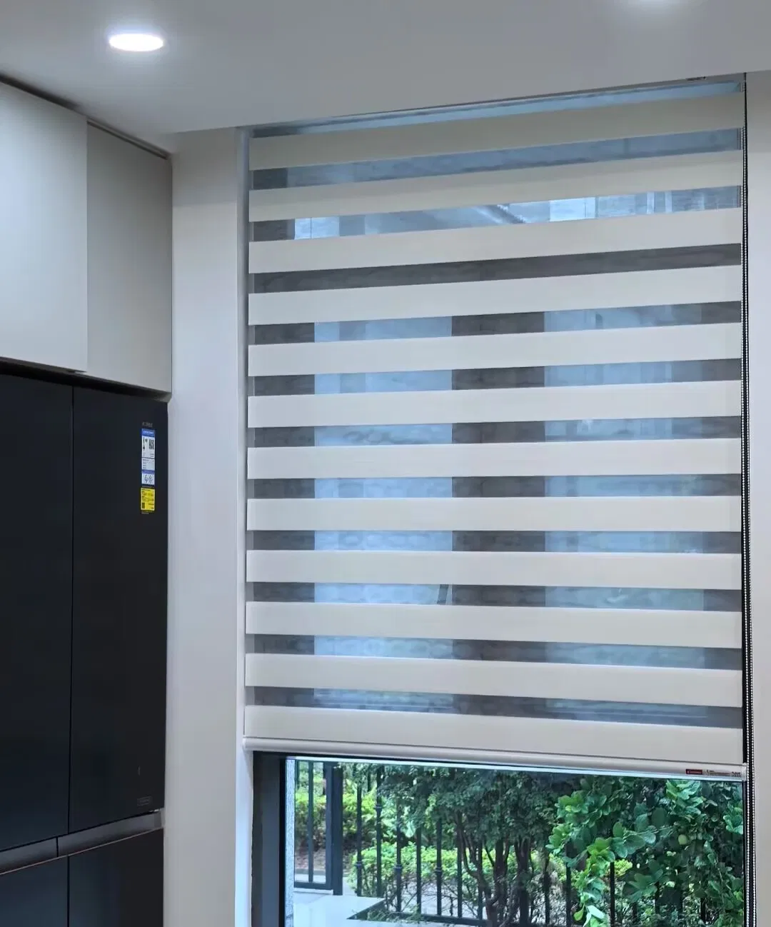 Custom Printed Horizontal Day and Night Automatic Shutter Blackout Shades Electric Cordless Window Zebra Roller Blinds