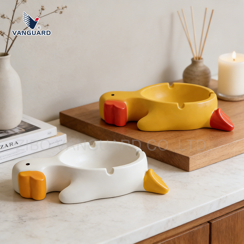 Collectable Figures Art Souvenir Keepsake Custom Resin Ashtray for Home Decor