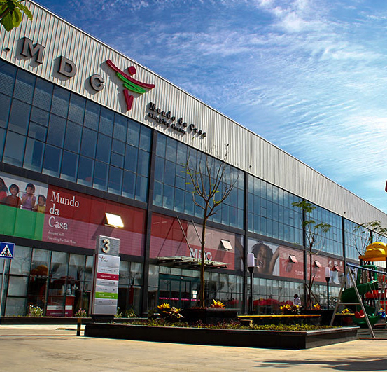 China Factory Durable Prefabricated/Prefab Steel Supermarket with Custom Design Options